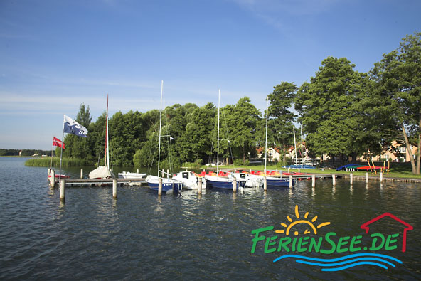 Ferienhaus am See - Bootsverleih mit Anlegestelle